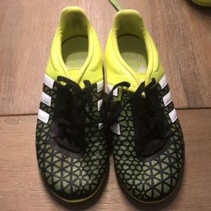Adidas indoor soccer shoes size 13